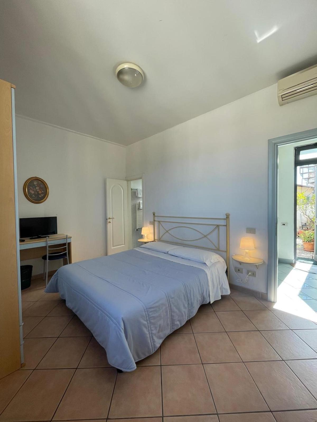 Girasole House Hotel Флоренция Стая снимка